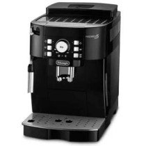 De'Longhi Magnifica S coffee machine with built-in grinder